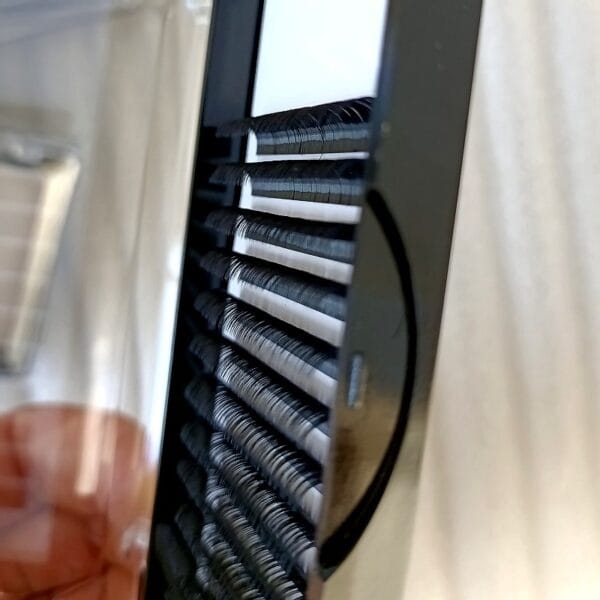 Premium Faux Mink Individual Eyelash Extensions Full Volume Natural Soft Handmade Curl Eyelashes 8MM-25MM Length Professional